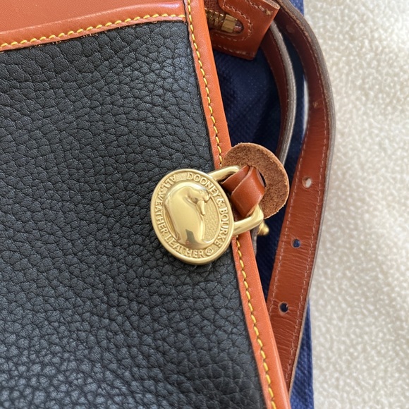 Vintage 90s Dooney&Bourke leather handbag - Picture 4 of 12
